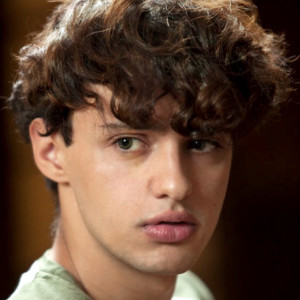 收聽Léo Vieira的Chaos Addiction歌詞歌曲