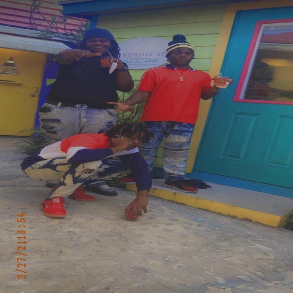 Chase a bag(feat. jammo & snipez) (Explicit)