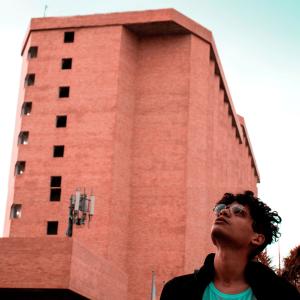 Listen to El diámetro de la luna song with lyrics from RAMÉVe