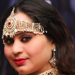 Listen to Bewafa Na Yam da Cha Wel Pa Ma Grane song with lyrics from Rahila Khan