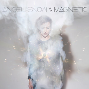ดาวน์โหลดและฟังเพลง Let You Down พร้อมเนื้อเพลงจาก Angel Snow