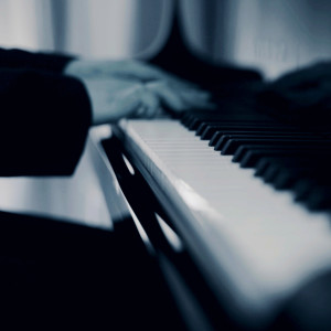 Dengarkan lagu 잠시만 지금 이대로 (If the time stops) (Inst.) nyanyian 지호 dengan lirik