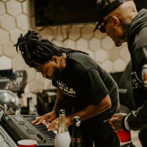 default playlist img