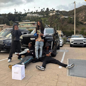 default playlist img