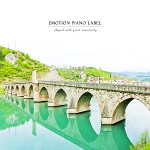 Dengarkan lagu Fragrant times nyanyian Shin Yeonju dengan lirik