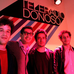 ดาวน์โหลดและฟังเพลง La Literatura พร้อมเนื้อเพลงจาก Teleradio Donoso