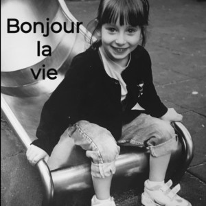 收听Andreea的Bonjour la vie歌词歌曲