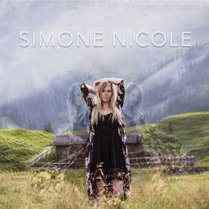 收聽Simone Nicole的Whiskey Cola歌詞歌曲