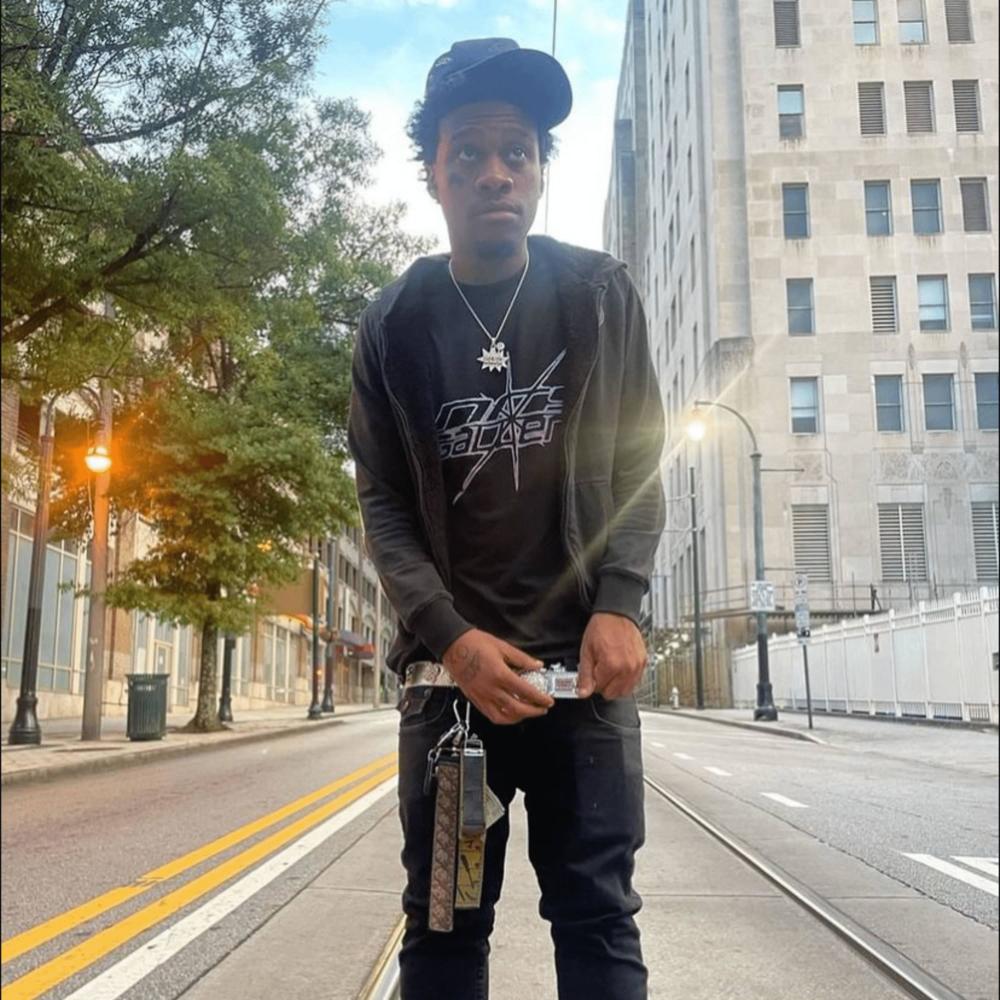 Bet On Yo Self! (feat. Bravoo HunnidZ) (Explicit)