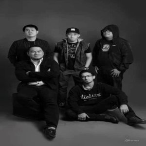 收听Brainwash Band的HANAP歌词歌曲