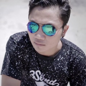 Listen to Cinta song with lyrics from Arian