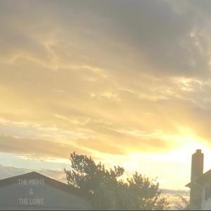 收聽J.V.的THE HIGHS & THE LOWS (Explicit)歌詞歌曲