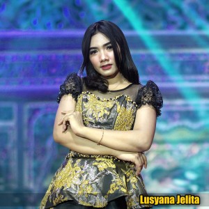 Dengarkan Cinta Hitam lagu dari Lusyana Jelita dengan lirik