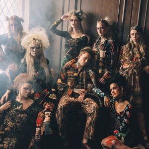ดาวน์โหลดและฟังเพลง SIRKÚS (Explicit) พร้อมเนื้อเพลงจาก Reykjavíkurdætur