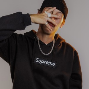 ดาวน์โหลดและฟังเพลง Mete o Pé (Explicit) พร้อมเนื้อเพลงจาก SOUZ4