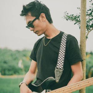 Dengarkan Pejalan Karma lagu dari Victory RMX dengan lirik