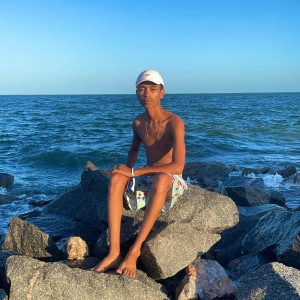 Listen to Menino do Rio (Dando volta ao mundo) song with lyrics from GUTINHO