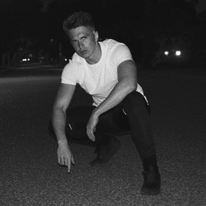 Listen to Mission song with lyrics from Joe Weller