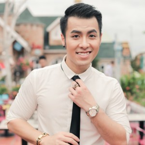Listen to Tàu về quê hương remix (#2) song with lyrics from Akira Phan