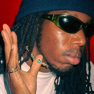 收聽Omenihu的RUN ME THAT! (Explicit)歌詞歌曲