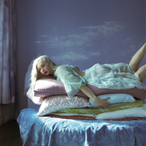 ดาวน์โหลดและฟังเพลง T'es beau comme t'es พร้อมเนื้อเพลงจาก Alice on the roof