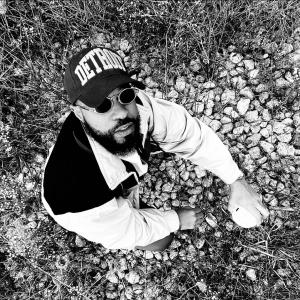 Donavan Glover的專輯WANNA SEE YOU MOVE