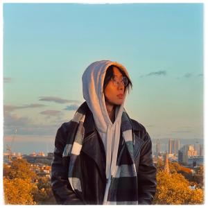 Listen to rain or shine (相擁的跳) [feat. 謝安琪] song with lyrics from Manson 张进翘