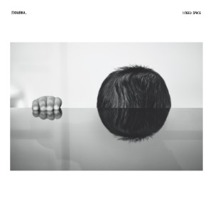 ดาวน์โหลดและฟังเพลง Intro (i m sorry) พร้อมเนื้อเพลงจาก Mounika.