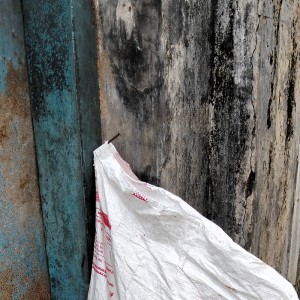 ดาวน์โหลดและฟังเพลง Canda tawamu พร้อมเนื้อเพลงจาก Deri