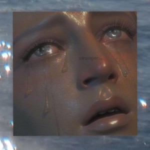 Dengarkan lagu Stranger nyanyian Bolly dengan lirik