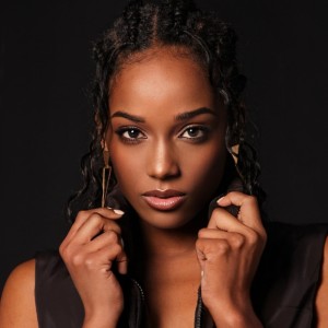 ดาวน์โหลดและฟังเพลง Suavecito พร้อมเนื้อเพลงจาก RÖMI