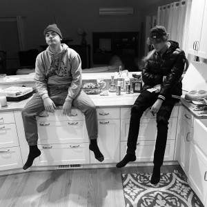 ดาวน์โหลดและฟังเพลง Latest Drip (Explicit) พร้อมเนื้อเพลงจาก Yung Jxke