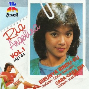 ดาวน์โหลดและฟังเพลง Jumpa Dalam Mimpi พร้อมเนื้อเพลงจาก Ria Angelina