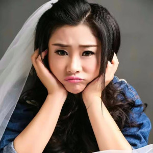 Listen to 如果爱还在 (Live) song with lyrics from 菲儿