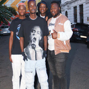Cashes_csa的專輯Ngiyazifela ngawe (feat. Koppie SA, Generaltee & Tyger Tee)