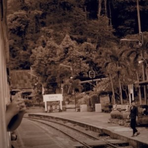 Listen to ด้วยความตั้งใจ song with lyrics from RACHEN