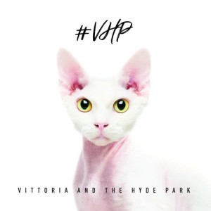 ดาวน์โหลดและฟังเพลง Let's Talk About Us พร้อมเนื้อเพลงจาก Vittoria
