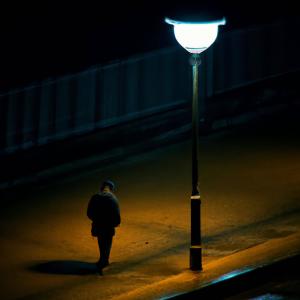 收聽Eren的Aşk Neyime歌詞歌曲