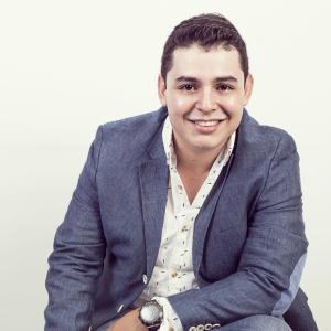 Listen to Búscate a otra song with lyrics from Diego Hernandez