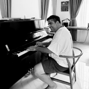 default playlist img