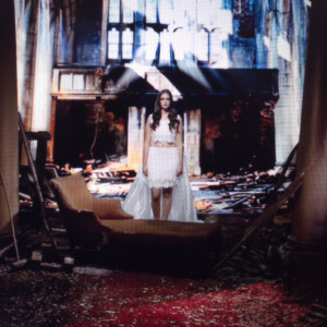 ดาวน์โหลดและฟังเพลง Addiction พร้อมเนื้อเพลงจาก Chandani