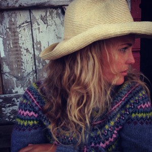 收聽Helene Boksle的Stormy Nights歌詞歌曲