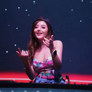 Album DJ Dugem Breakbeat Melodi Paling Enak Sedunia from DJ LIAA
