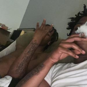 收聽lil Vinny的Paralyzed (feat. Lil Acie) (Explicit)歌詞歌曲