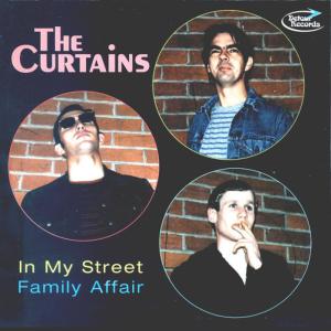 ดาวน์โหลดและฟังเพลง Family Affair พร้อมเนื้อเพลงจาก The Curtains