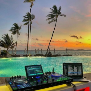 Listen to MILLION YEARS AGO song with lyrics from Fahmi radjak