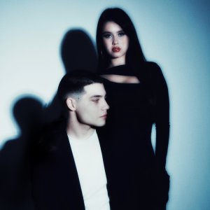 Listen to маски (Explicit) song with lyrics from докури.