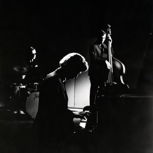 收聽Tõnu Naissoo Trio的Boy and Girl歌詞歌曲