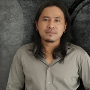 收听Gus Jody的Muani Pilihan歌词歌曲