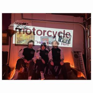 อัลบัม Here but not Here ศิลปิน Motorcycle